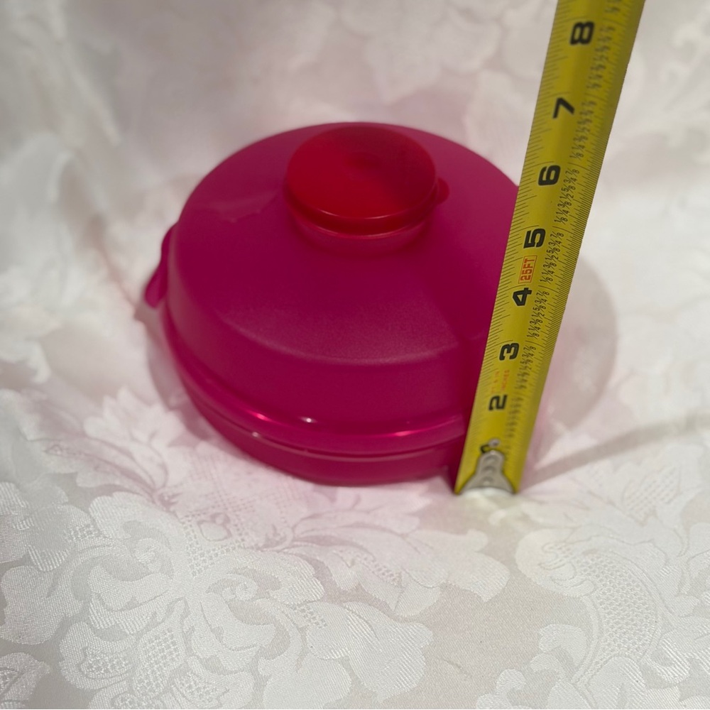 NEW!  Tupperware Fuchsia Round Container (LAST one) - Picture 7 of 7